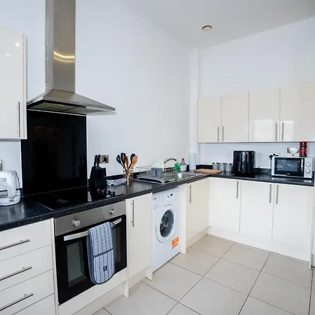 Quay House - Salford - 2Bdr Sleeps 7, Spacious & Quiet - Free Parking - Close To City Centre, Manchester United & The Lowry Exterior foto