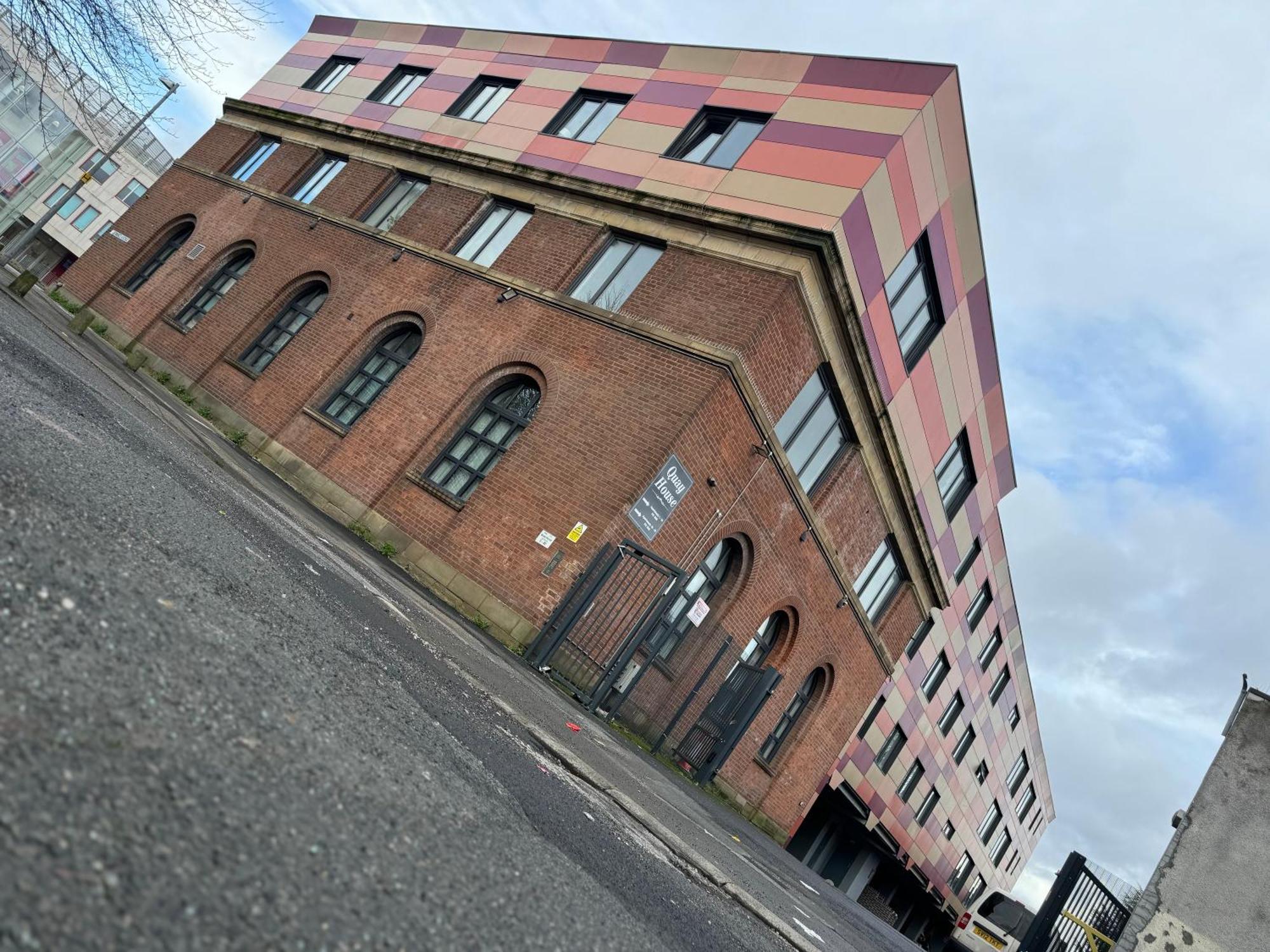 Quay House - Salford - 2bdr Sleeps 7, Spacious & Quiet - Free Parking - Close To Centre, United & The Lowry Apartamento