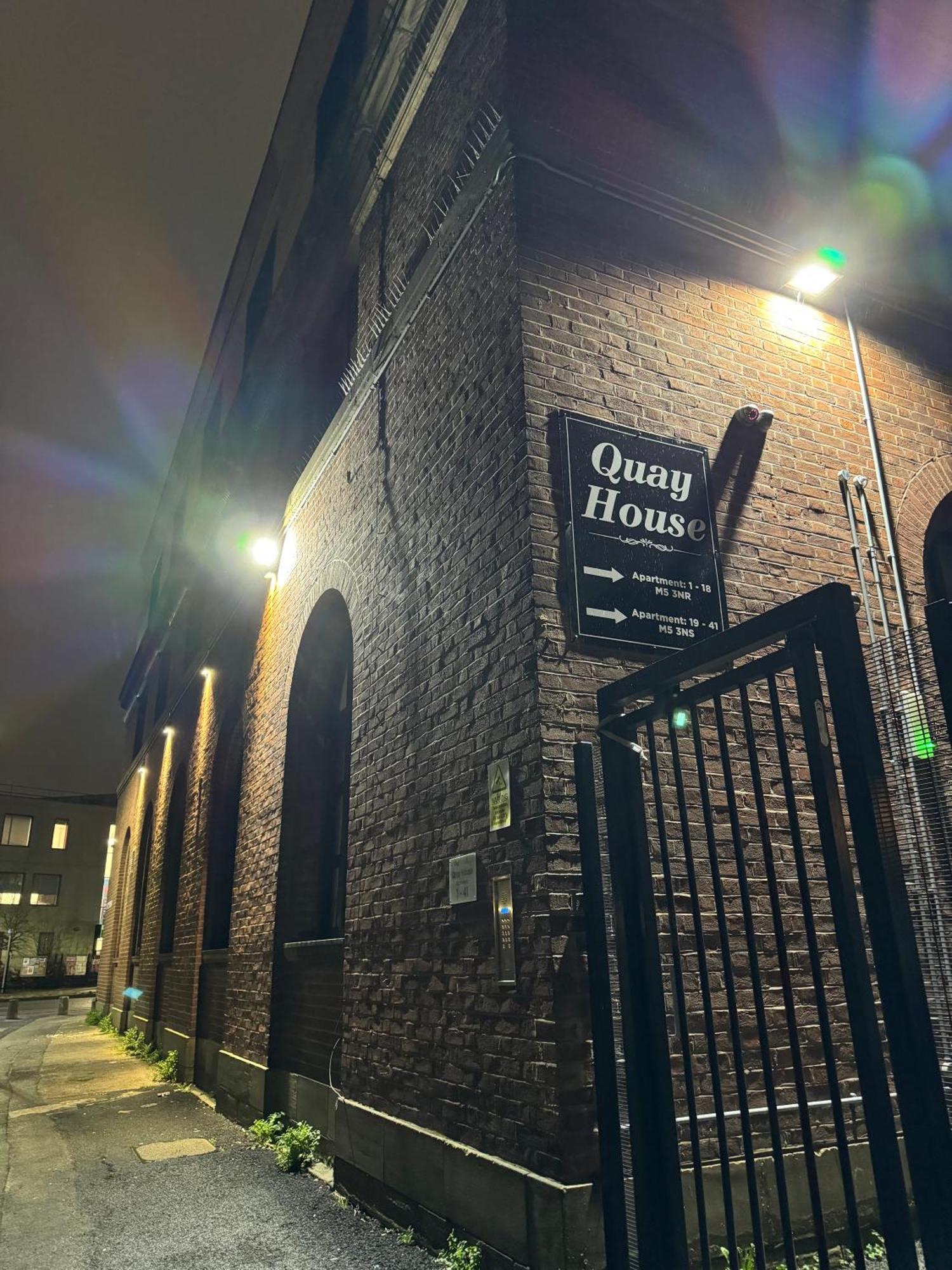 Apartamento Quay House - Salford - 2bdr Sleeps 7, Spacious & Quiet - Free Parking - Close To Centre, United & The Lowry Mánchester