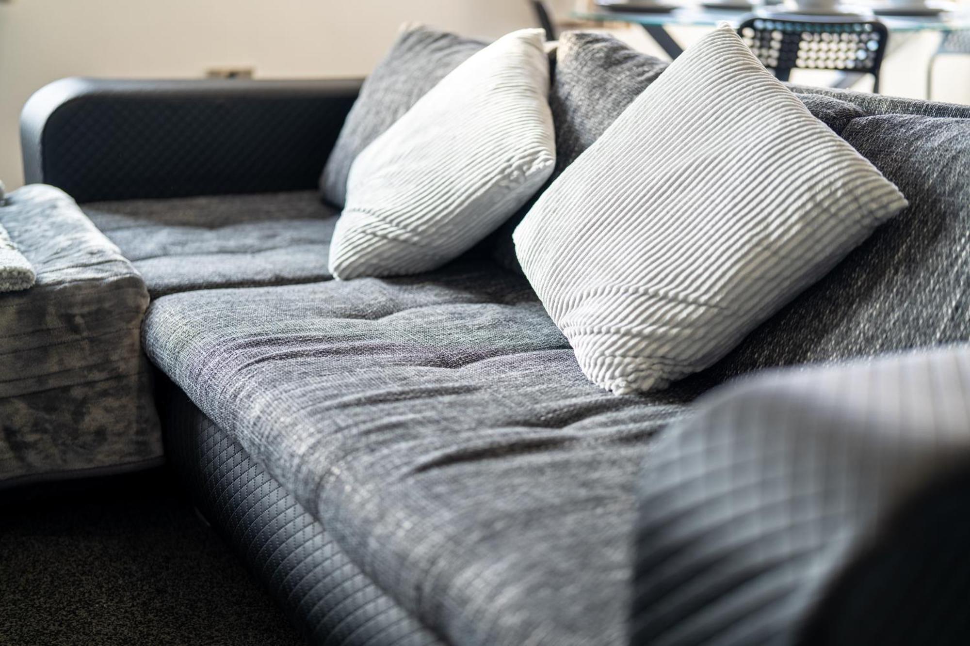 Quay House - Salford - 2bdr Sleeps 7, Spacious & Quiet - Free Parking - Close To Centre, United & The Lowry * Mánchester