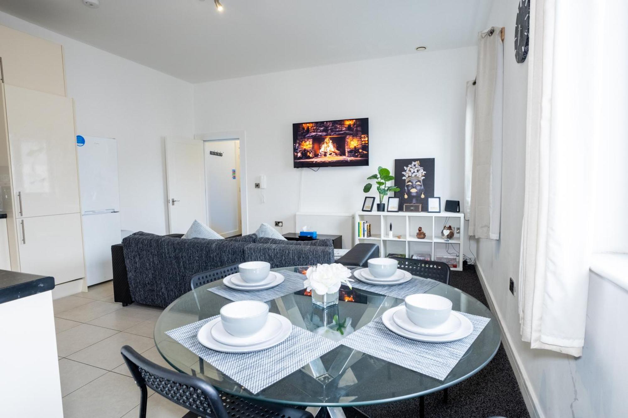 Apartamento Quay House - Salford - 2bdr Sleeps 7, Spacious & Quiet - Free Parking - Close To Centre, United & The Lowry