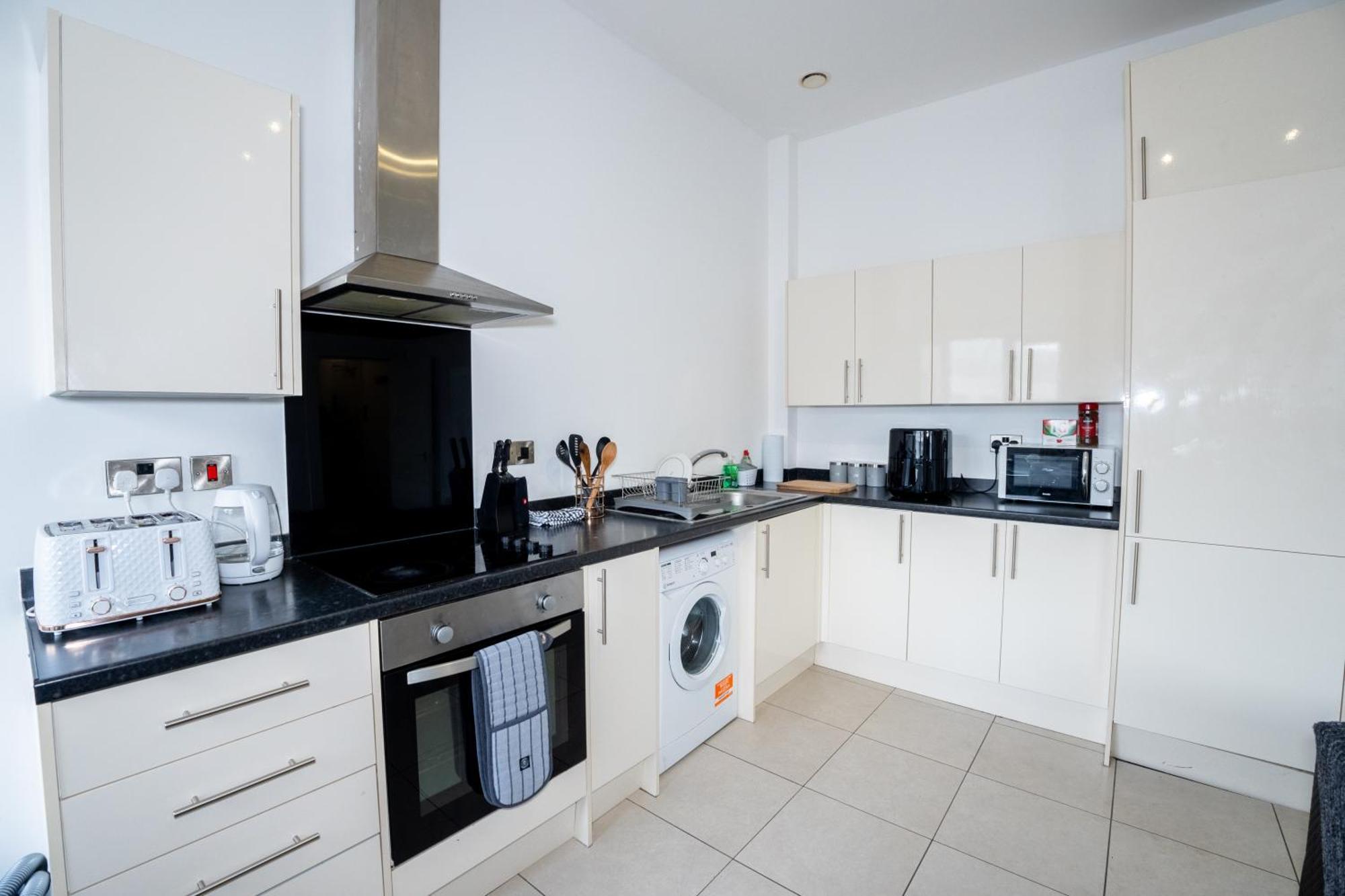 Quay House - Salford - 2bdr Sleeps 7, Spacious & Quiet - Free Parking - Close To Centre, United & The Lowry Apartamento Mánchester