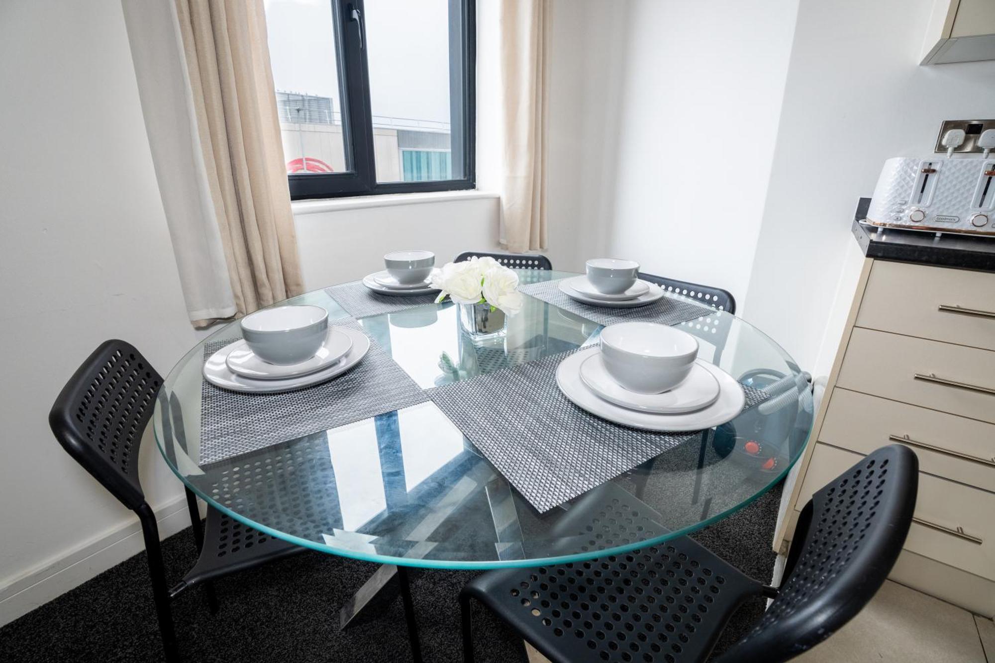 Apartamento Quay House - Salford - 2bdr Sleeps 7, Spacious & Quiet - Free Parking - Close To Centre, United & The Lowry Mánchester